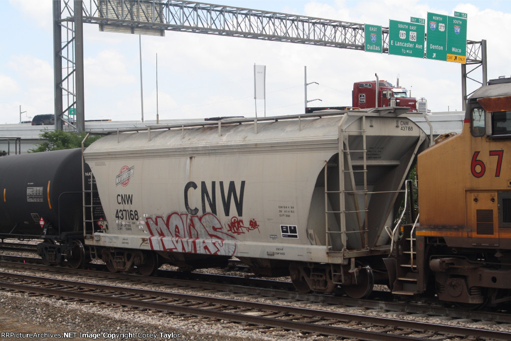 CNW 437168